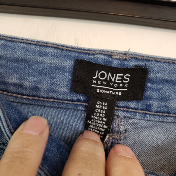 Jones of New York Lexington cuffed capri jeans - Picture 6 of 6